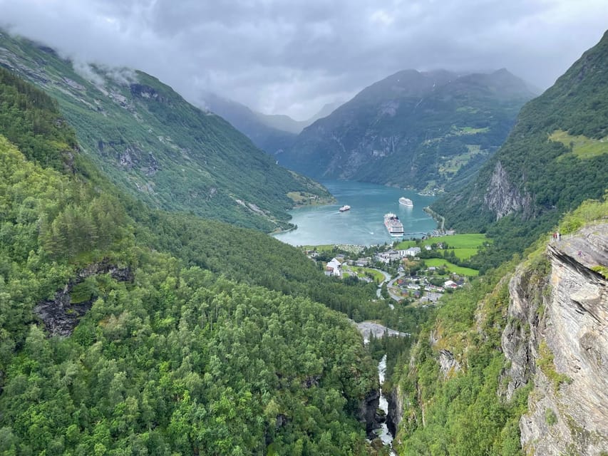 Geiranger Dalsnibba: mini bus tour - The waterfall road out of Geiranger