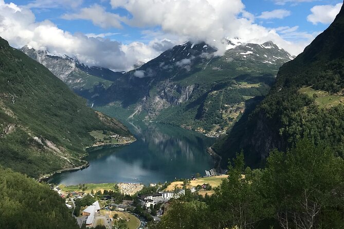 Geiranger: Excursions.no Geiranger Highlights - The Eagle Road is part of the attraction