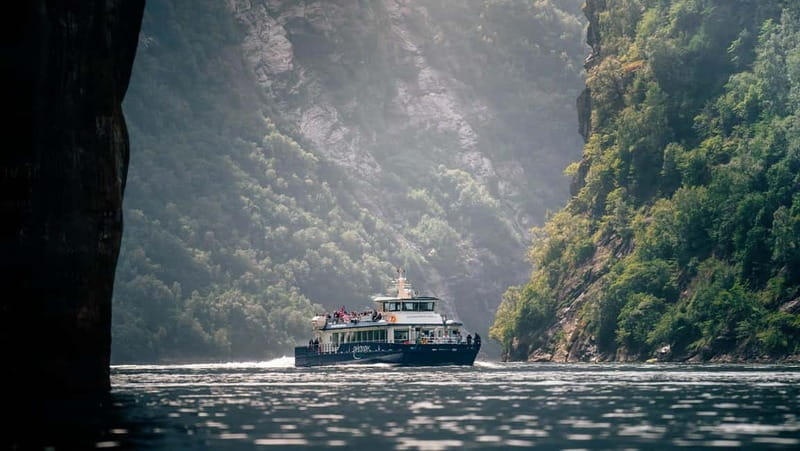 Geiranger: Fjord and Waterfalls Sightseeing Boat Trip - Setting out from Geiranger Harbor