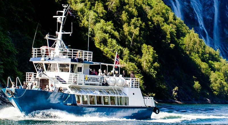 Geiranger: Fjord and Waterfalls Sightseeing Boat Trip - Wildlife, reflections, and photo timing
