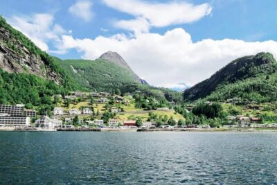 Geiranger Fjord Boat Tour with Waterfall Tasting