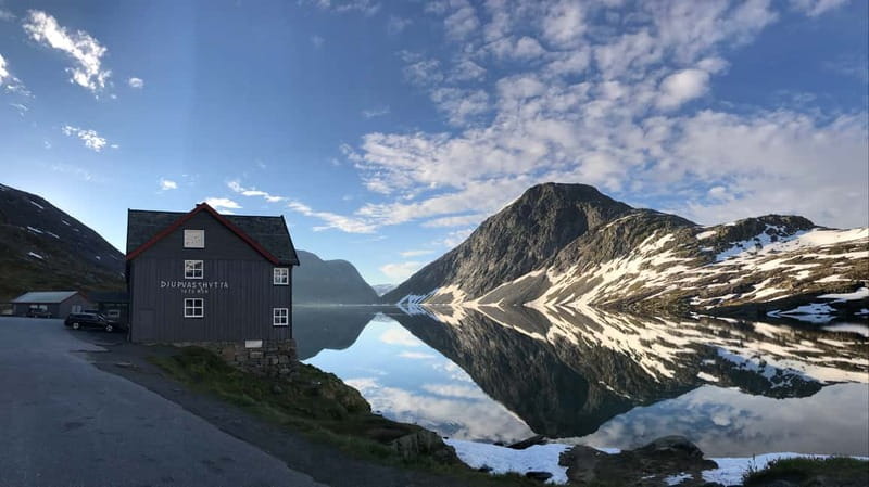 Geiranger Fjord: Downhill Self-Guided Bike Tour - From Geiranger village to the high starting point