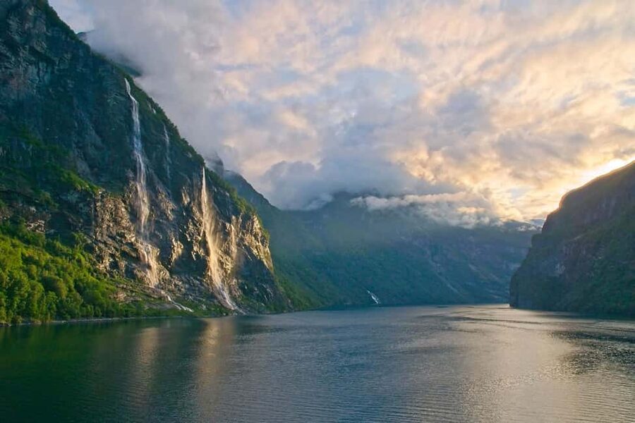 Geiranger Fjord Tour from Geiranger (with stop in Hellesylt) - Hellesylt: 90 minutes by the town waterfall
