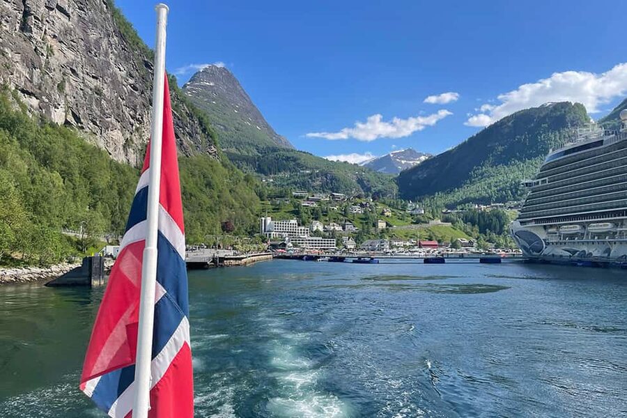 Geiranger Fjord Tour from Geiranger (with stop in Hellesylt) - The first hour through Geirangerfjord