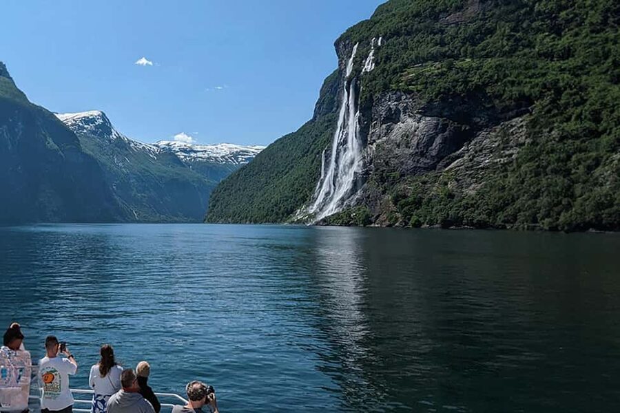 Geiranger Fjord Tour from Hellesylt (with stop in Geiranger) - The return ride to Hellesylt