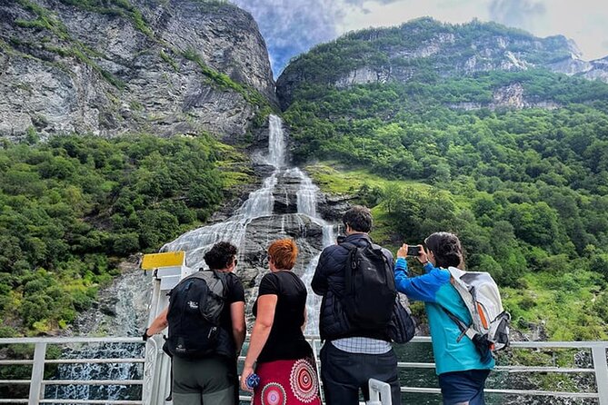 Geiranger Fjord Tour with Waterfall Tasting - Friaren waterfall and the mountain water tasting