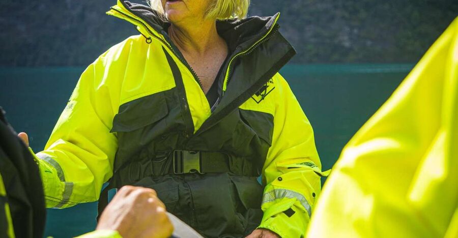Geiranger: Guided Geirangerfjord Boat Tour - What the 75-minute route feels like
