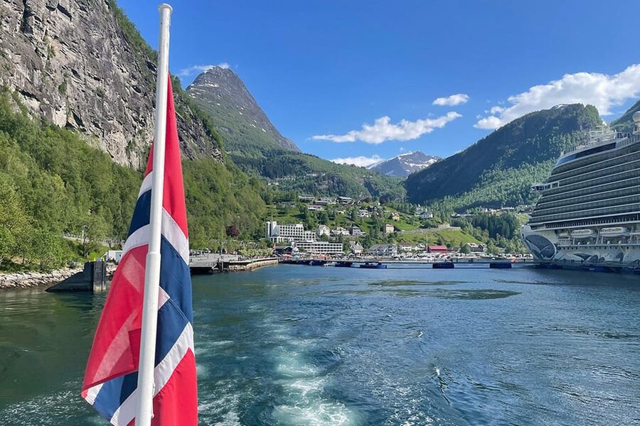 Geiranger-Hellesylt Sightseeing (one way ticket) - Bachelor waterfall and a taste of fjord water