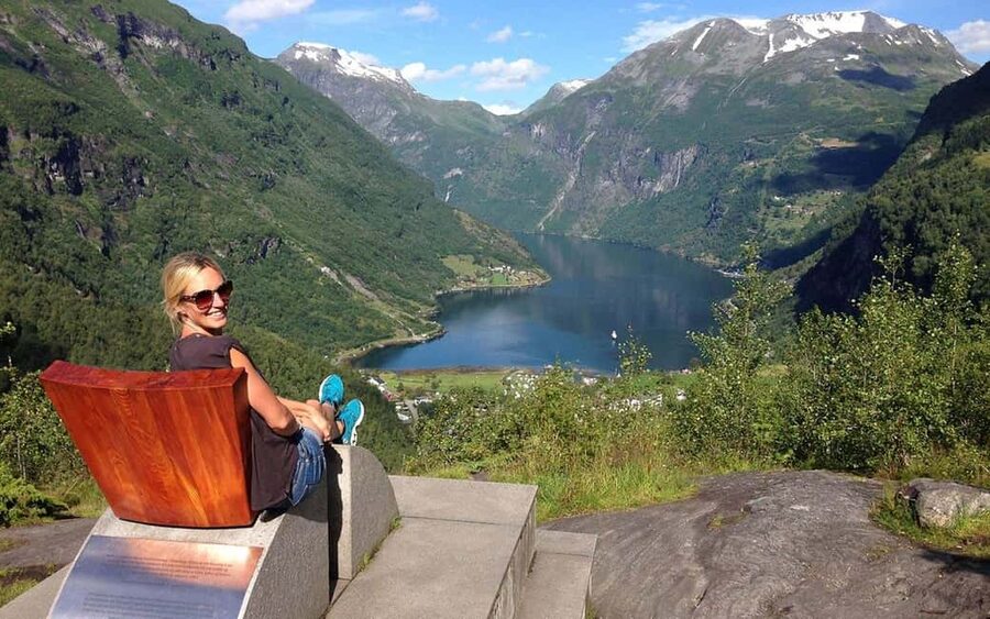 Geiranger: Panorama Bus Tours 1,5/2hr (Highlights viewpoint) - Eagle Bend and the Seven Sisters view