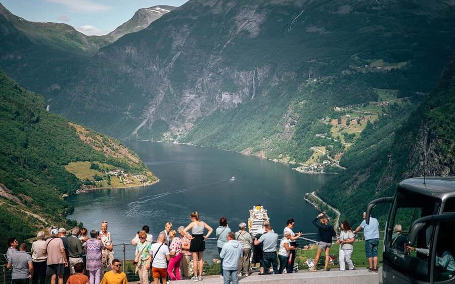 Geiranger: Panorama Bus Tours 1,5/2hr (Highlights viewpoint) - Starting in Geiranger village