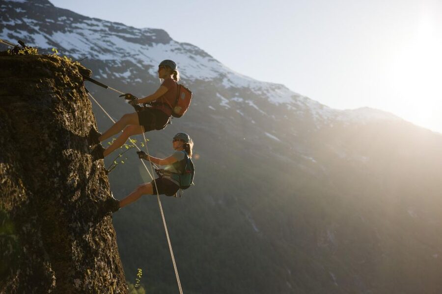 Geiranger: Rappelling tour with epic view - Who should book this route?