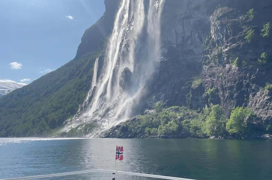Geiranger to Ålesund Bus Tour (one way) - Eagle Road and the first great viewpoint