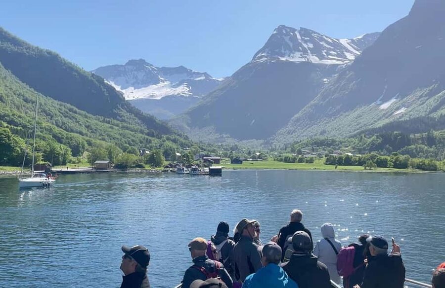 Geiranger to Ålesund Bus Tour (one way) - Eidsdal adds a small-village pause