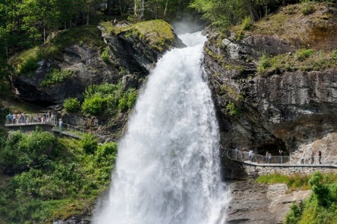 Guided tour - Hardangerfjord, Voss Gondola & 3 Great Waterfalls - Why this Bergen day trip works
