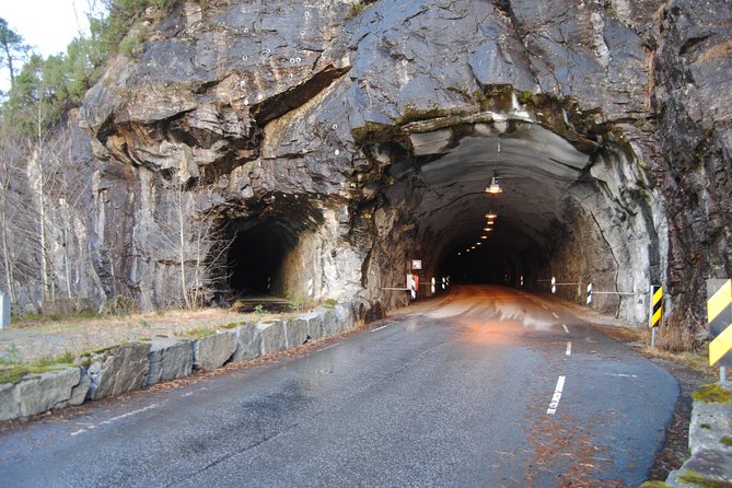 GUIDED TOUR: Secrets of the Fjords - the Osterfjord and Mo, 6.5 hours - Kvernhusfossen and the long return drive