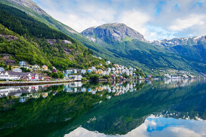 Guided tour to Hardanger Fjord, Waterfalls and Ferry Crossing - Trengereid starts the day with a wide fjord view