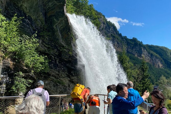 Guided tour to Hardanger Fjord, Waterfalls and Ferry Crossing - Norheimsund gives you a proper break