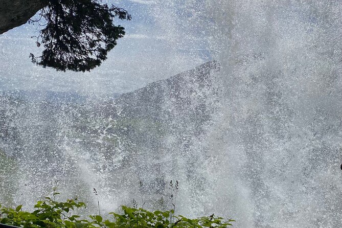 Guided tour to Hardanger Fjord, Waterfalls and Ferry Crossing - The first ferry puts the fjord in motion