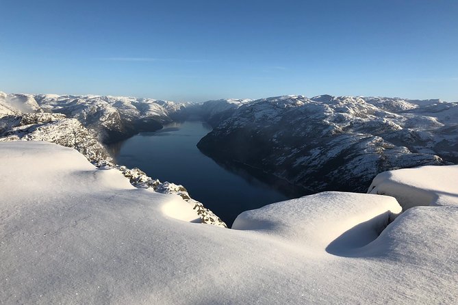 Guided winter hike to Pulpit Rock Preikestolen - Why Pulpit Rock feels different in winter