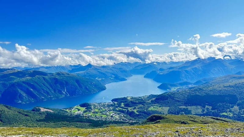 Hellesylt: Fjord to Sky Scenic Escape to Stranda Gondola - What the top station offers in summer and winter