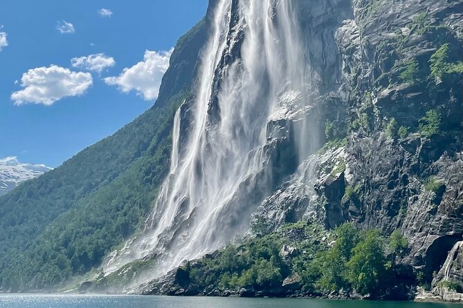 Hellesylt Sightseeing Boat Geirangerfjord - Bridal Veil is quieter and more delicate