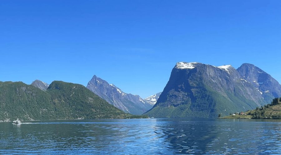 Hjørundfjord Fjord Cruise Afternoon Rountrip from Ålesund - Leaving Ålesund and entering Hjørundfjord