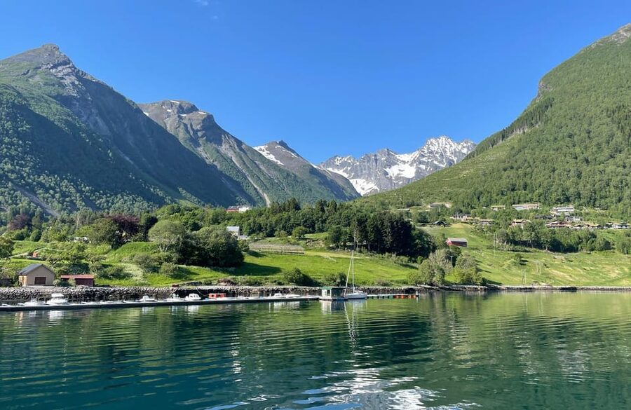 Hjørundfjord Fjord Cruise roundtrip from Ålesund - The return to Ålesund