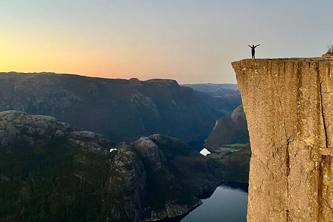 Iconic Preikestolen Hike with Expert Guide - Key points at a glance