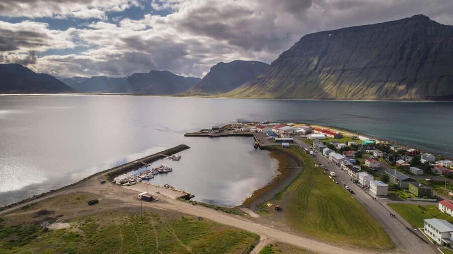 Ísafjörður: Flateyri Village tour: Nature, Culture, History - The drive through the Westfjords