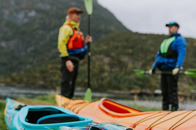 Kayak Tour with Waterfall Views in Geiranger - What to wear and what to pack