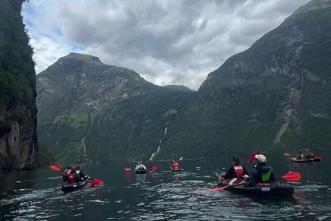 Kayak Tour with Waterfall Views in Geiranger - Meeting in Geiranger and taking the shuttle