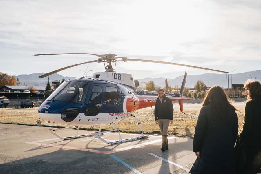 Milford Sound: 1.5-Hour Helicopter Tour with Two Landings - The return flight through Fiordland