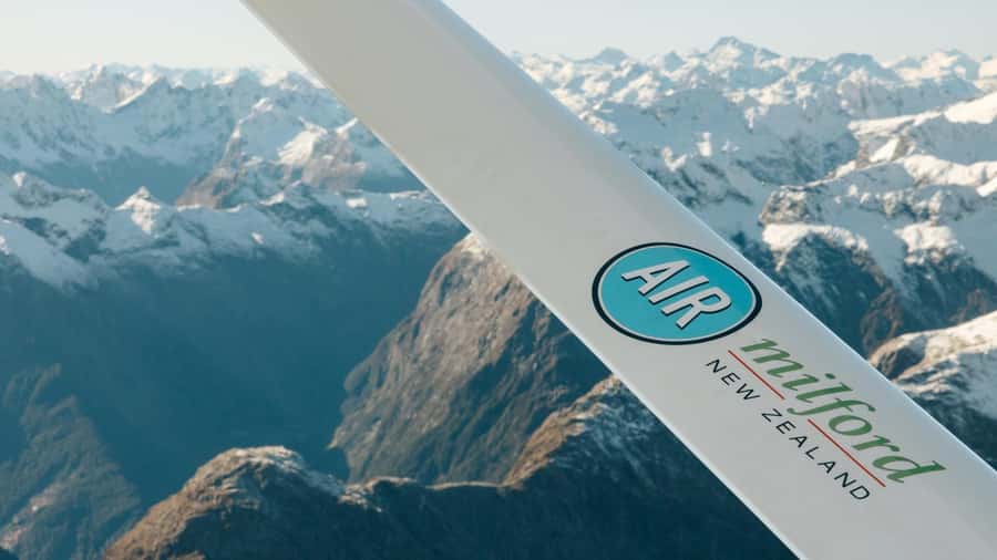 Milford Sound & Big 5 Glaciers Scenic Flight from Queenstown - What the pilot commentary adds