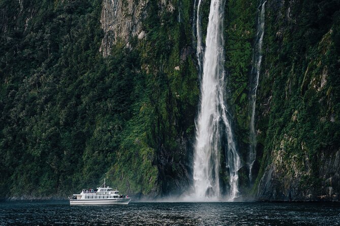 Milford Sound Coach, Cruise and Flight Sightseeing Tour from Queenstown - Mirror Lakes, Knobs Flat, and Eglinton Valley
