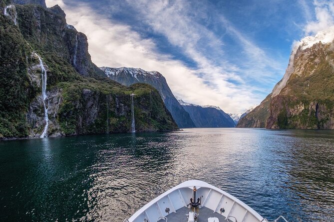 Milford Sound Coach & Cruise ex Te Anau Stunning Views with Lunch - Lunch, hot drinks, and the timing question