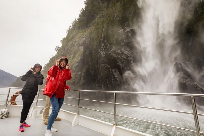 Milford Sound Coach & Cruise from Queenstown: Panoramic Views - Why this long Queenstown day works