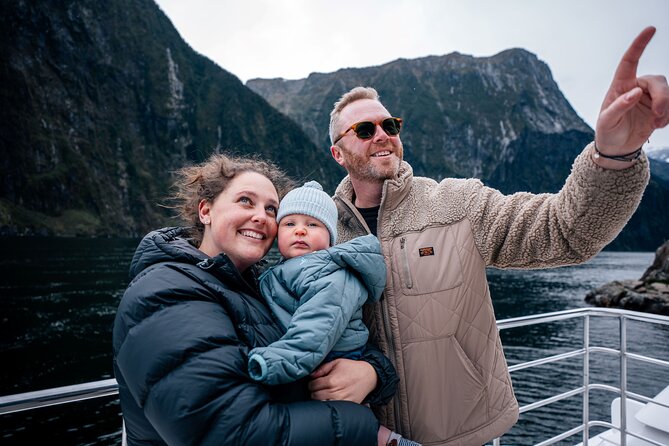 Milford Sound Coach & Cruise Tour from Te Anau - Seating, families, and the group size