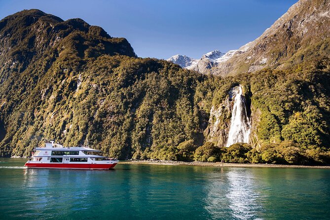 Milford Sound Day Tour from Te Anau - Lunch choices and what to expect