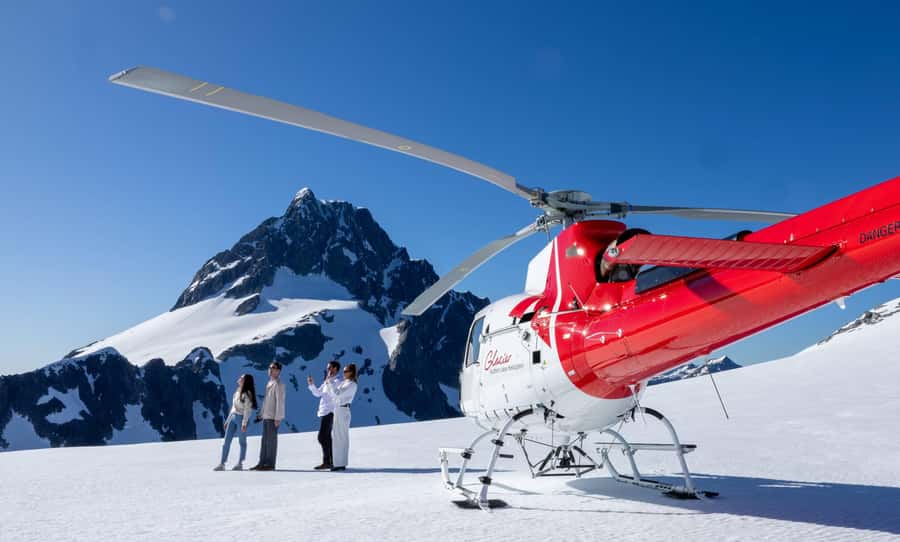 Milford Sound Extended Helicopter Flight & 3 Landings - Flying the full 16 kilometres of Milford Sound
