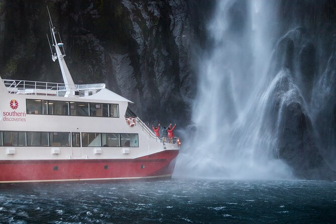 Milford Sound Flight and Cruise ex Queenstown (incl Lunch) - Lunch on board and what to bring