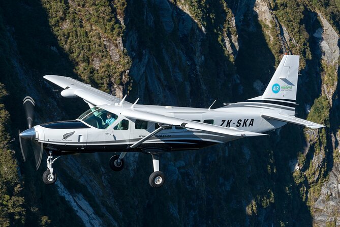 Milford Sound Flight and Cruise ex Queenstown (incl Lunch) - The return flight over Sutherland Falls