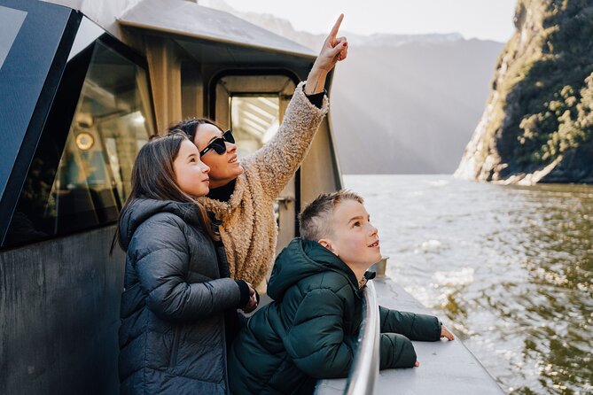 Milford Sound Helicopter and Cruise Tour from Queenstown - Why flying changes the Milford Sound day
