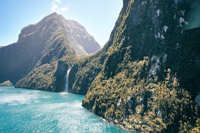 Milford Sound Luxury Lunch Cruise onboard The Fiordland Jewel - Lunch, tea, coffee, and dietary planning