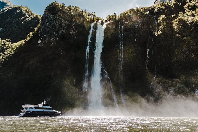 Milford Sound Luxury Lunch Cruise onboard The Fiordland Jewel - Weather, cancellation, and choosing your day