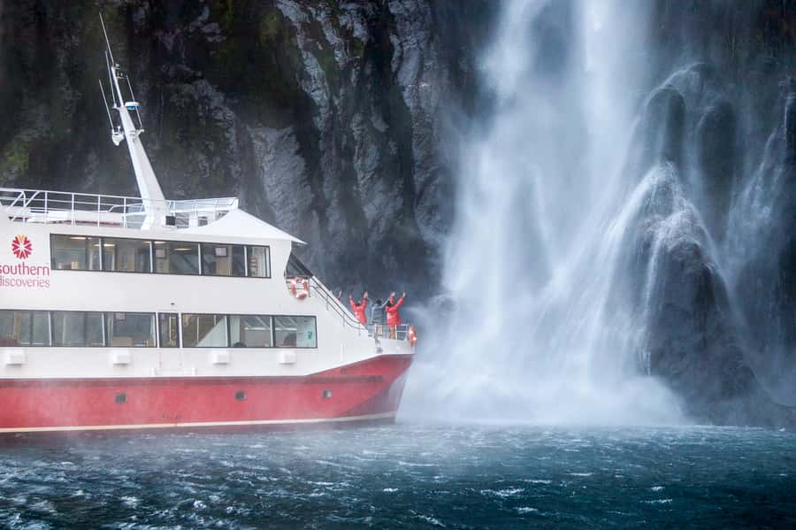 Milford Sound: Nature Cruise - Grand Views & Optional Lunch - Picnic lunch or To Kai buffet
