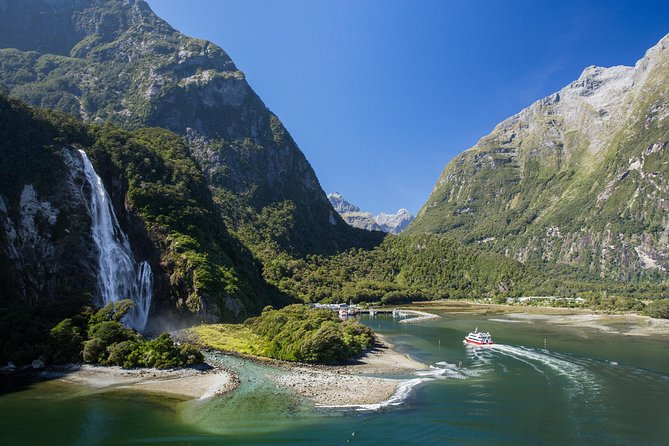 Milford Sound Nature Cruise with Southern Discoveries - The first views: forest, cliffs, and Mitre Peak