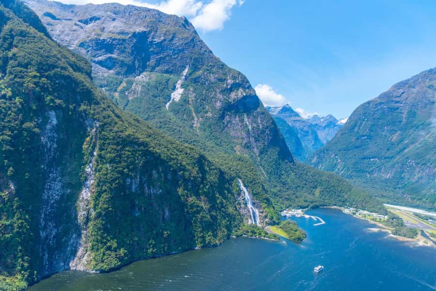 Milford Sound Panoramic Helicopter Tour | 50-Min Experience - Mitre Peak and the Milford Sound viewpoint