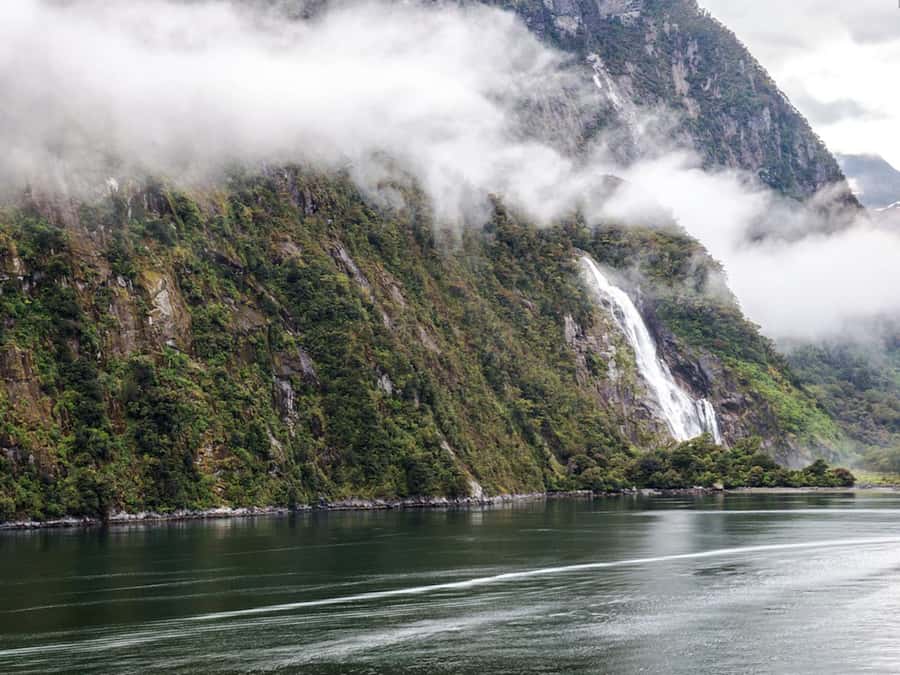 Milford Sound Panoramic Helicopter Tour | 50-Min Experience - What the 10-minute alpine landing adds