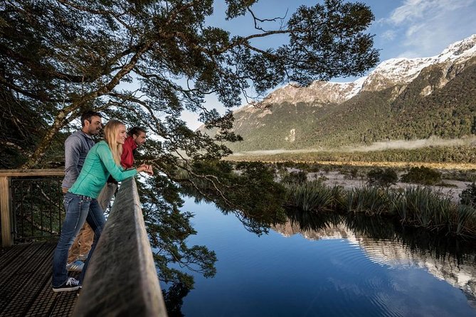 Milford Sound Premium Coach & Cruise from Queenstown with Lunch - Queenstown to Te Anau: settling into the day