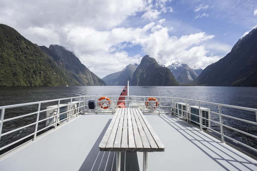 Milford Sound: Premium Small Group Cruise with Canape Lunch - Planning the journey from Queenstown or Te Anau